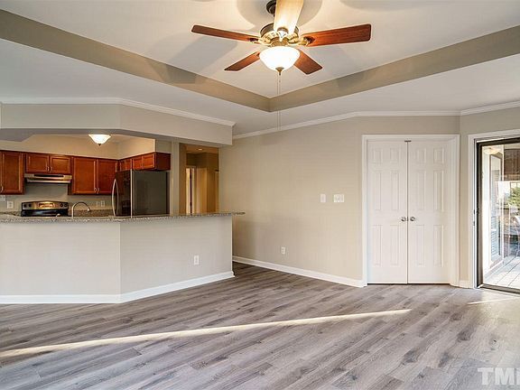 Kitchen (from LR) - 622 New Kent Plz