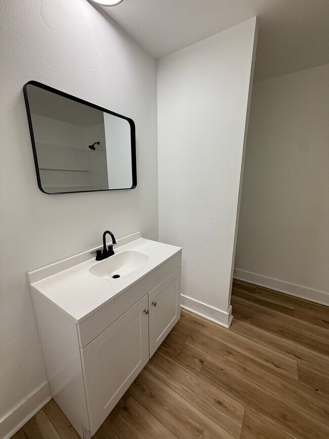 Building Photo - For Rent – Updated 3-Bedroom Home in Colon...