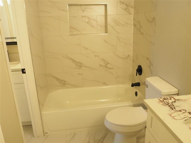 Building Photo - 962 S Weatherred Dr