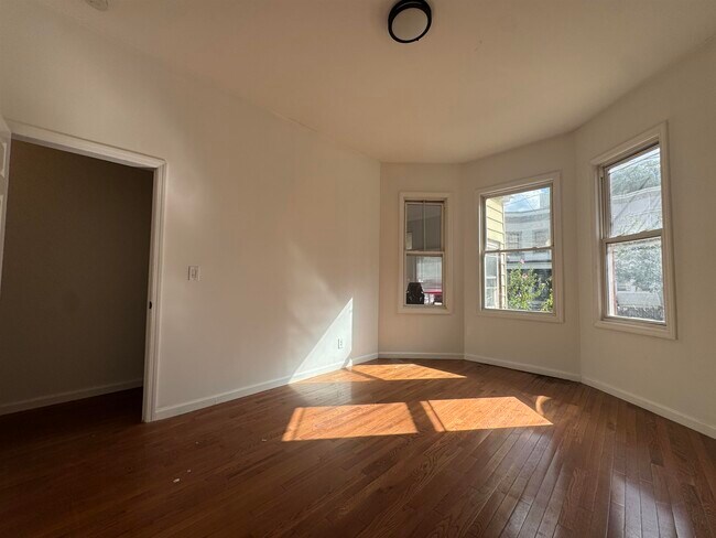 Building Photo - 220 52nd St