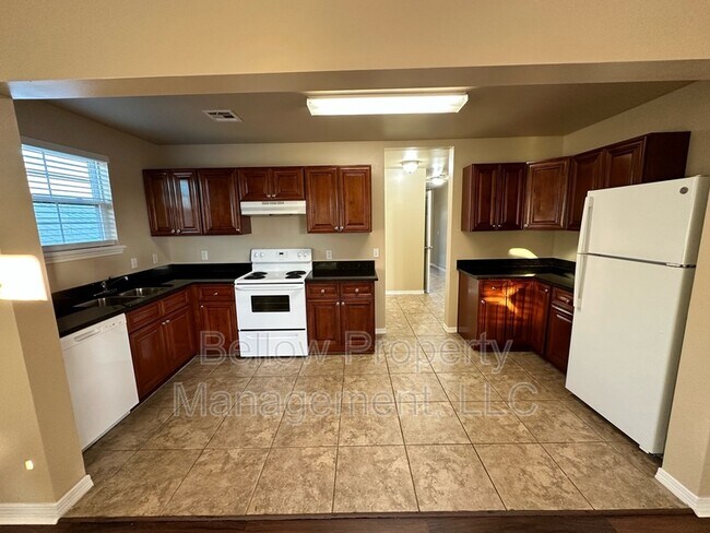 Building Photo - 4811 Thrush St