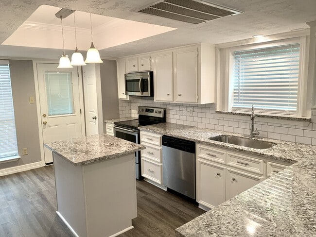 Building Photo - 106 Land Grant Ct