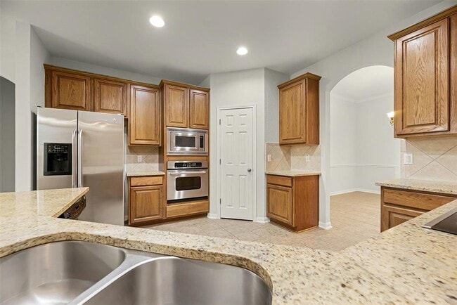 Building Photo - 2220 Comal Springs