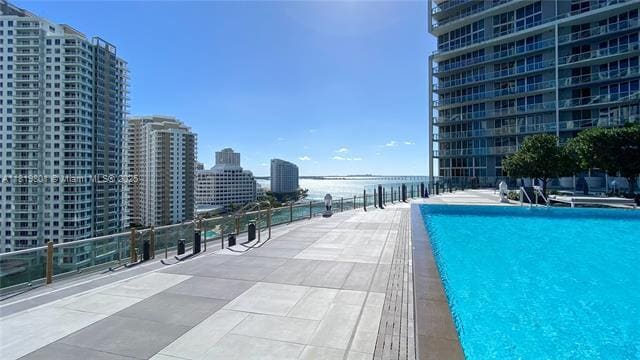 Building Photo - 475 Brickell Ave