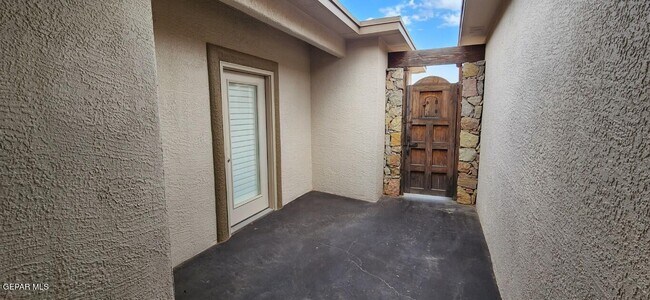 Building Photo - 7210 Longspur Drive