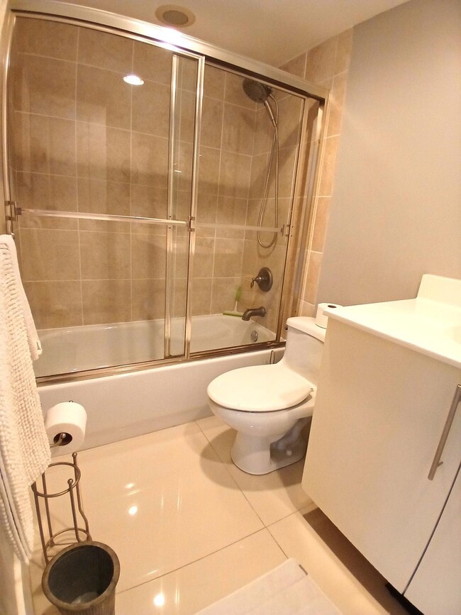 Building Photo - 1830 Embassy Dr