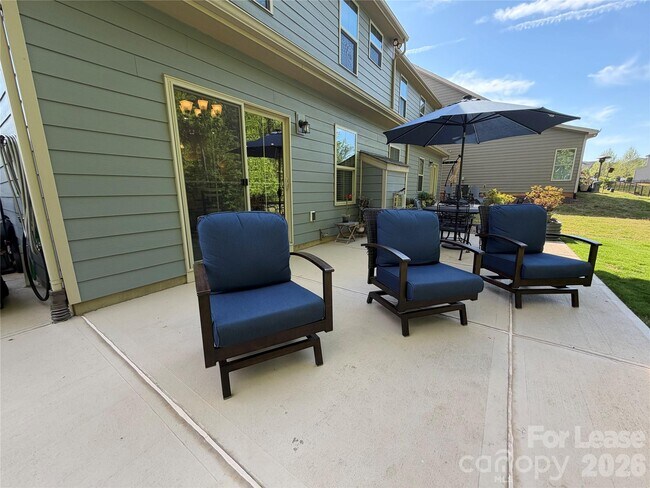 Building Photo - 163 Beacon Dr