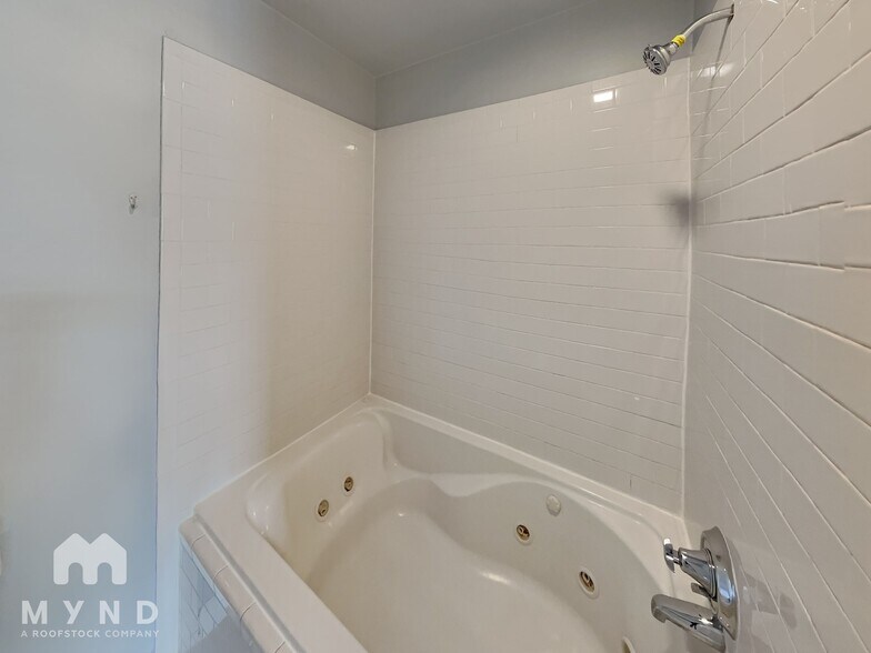 Building Photo - 326 Nelson St SW