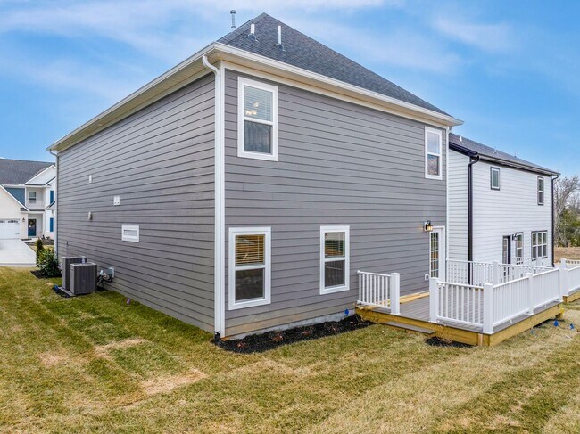 Building Photo - Maryville 37803 - 4 bedroom 3.5 bath - cal...