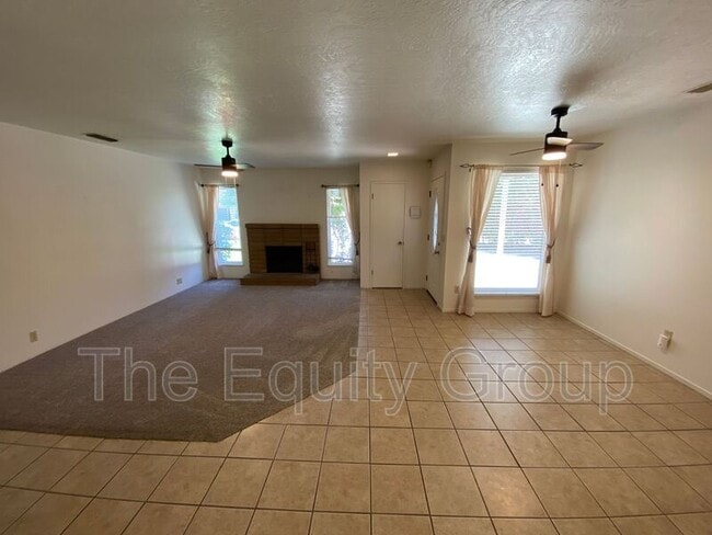 Building Photo - 1927 S Julieann Ct