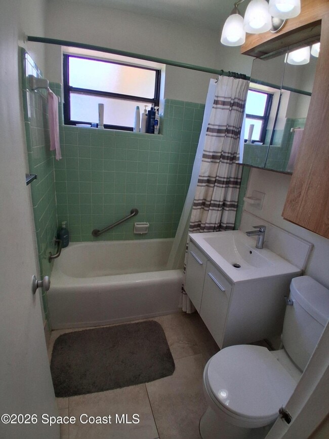 Building Photo - 303 Princeton Ave