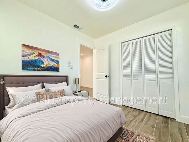 Building Photo - 748 Bethune St