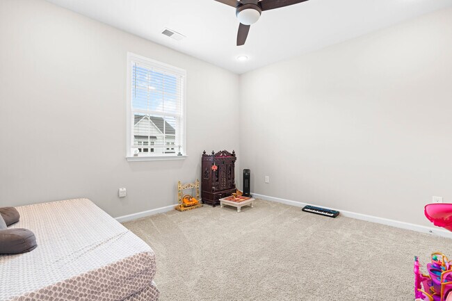Building Photo - 2930 Farmhouse Dr