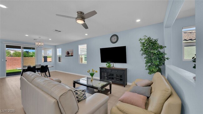 Building Photo - 5827 Casa Branca St