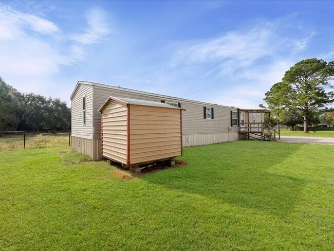 Building Photo - 3911 County Rd 183