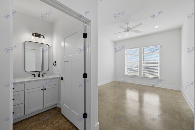 Building Photo - 102 Cardinal Wds