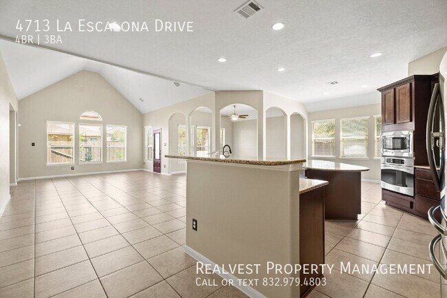 Building Photo - 4713 La Escalona Dr
