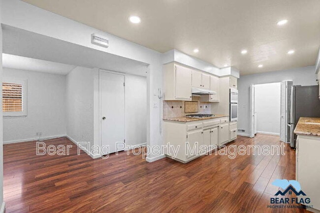 Building Photo - 7919 Ridgemont Dr