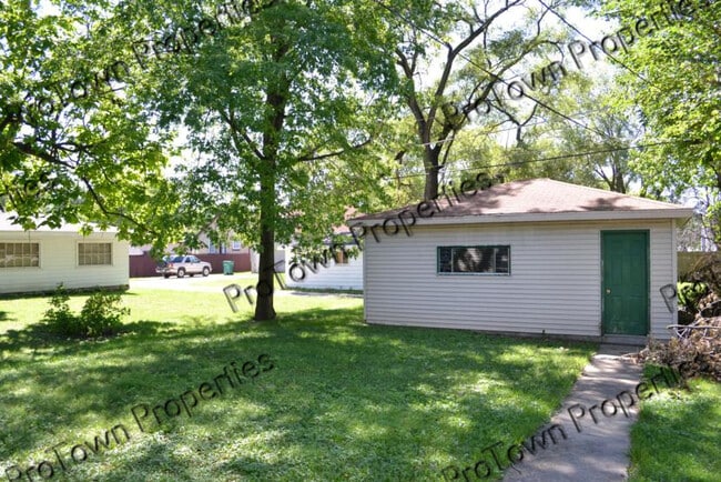 Building Photo - 619 Hays St