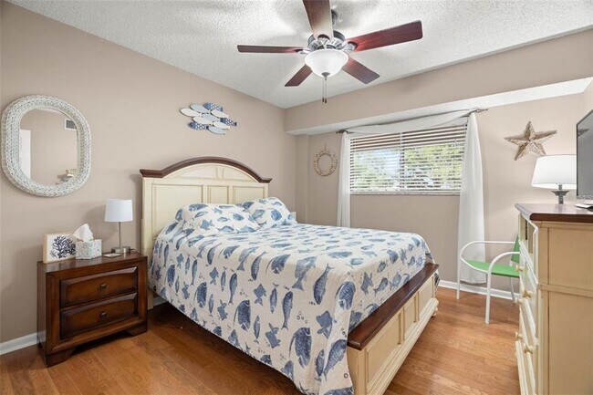 Building Photo - 1817 Golf View Dr