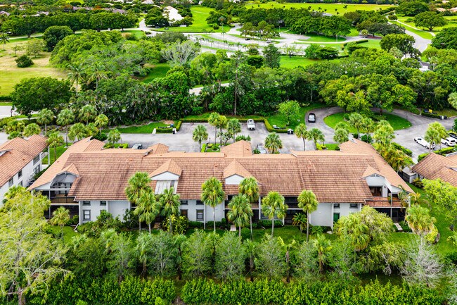 Building Photo - 11355 Pond View Dr