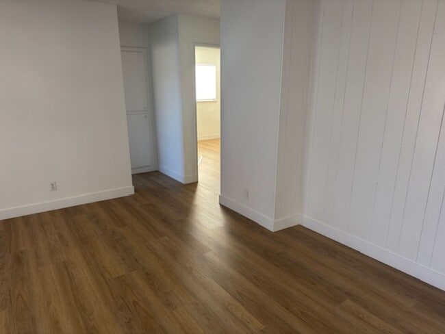 Building Photo - 3Bedroom ranch style home with large backyard