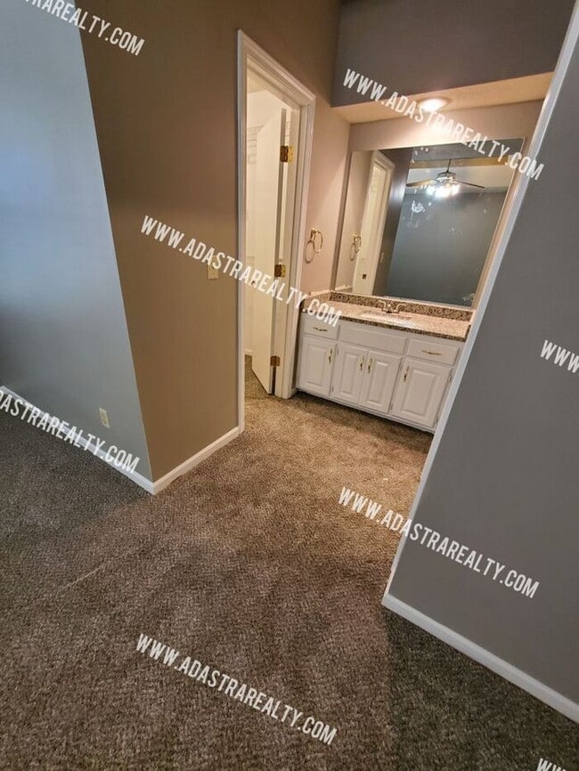 Building Photo - Gorgeous Shawnee Mission NW Home-Available...