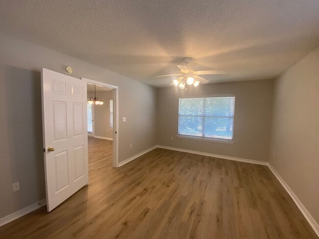 Building Photo - 9676 Parker Lake Cir