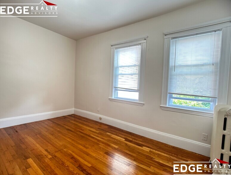 Building Photo - 62 Boyd St