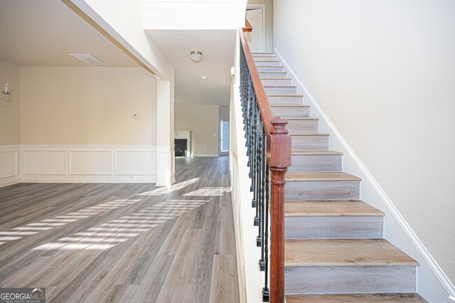 Building Photo - 813 Golden Isles Dr