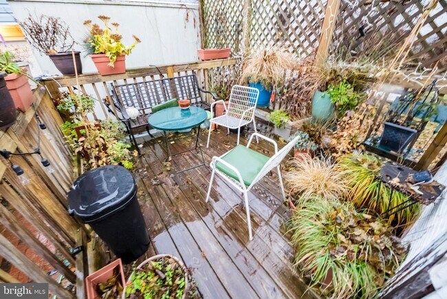 Building Photo - 737 Morton St NW