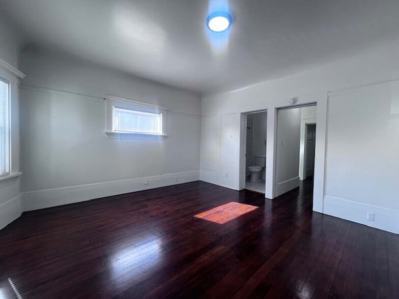 Building Photo - 1301 Adeline St