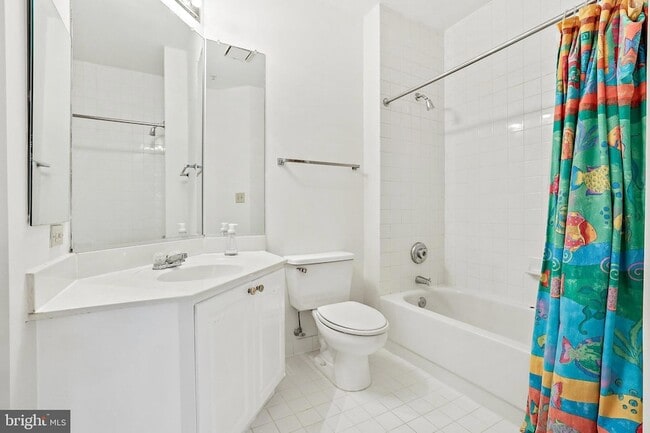 Building Photo - 2204 Westcourt Ln