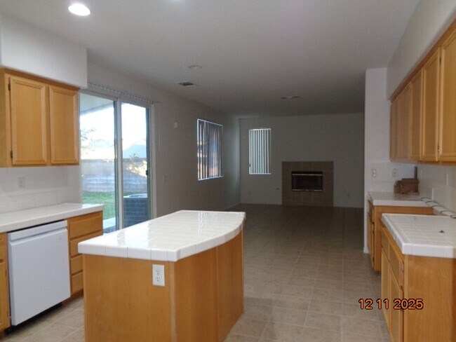 Building Photo - Beautiful 2 Story West Lancaster Home Built in 2003 with 2843 sq. ft.