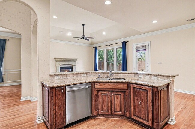 Building Photo - Beautiful home with classic styling, minutes away from Uptown, Oak Lawn, Cityplace, and Lower Gre...