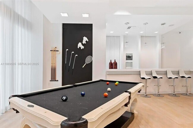 Building Photo - 350 S Miami Ave