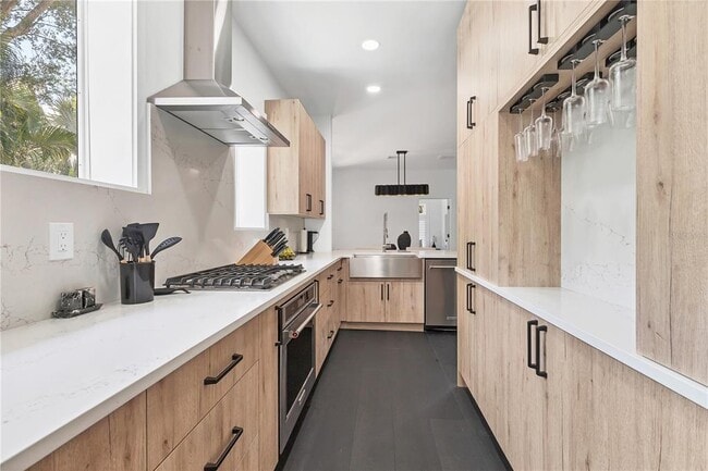 Building Photo - 35 Aegean Ave