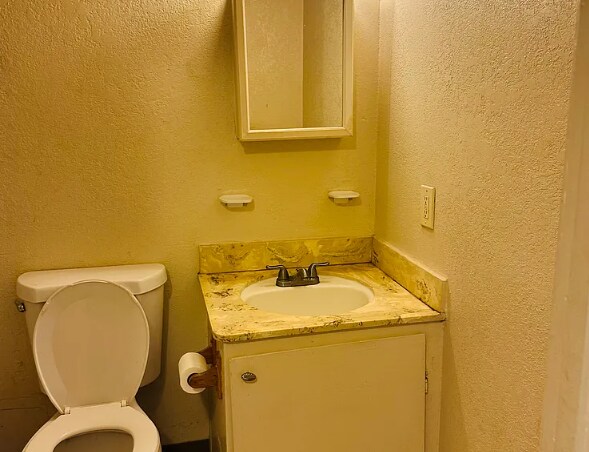 Building Photo - 4425 La Cresta Way