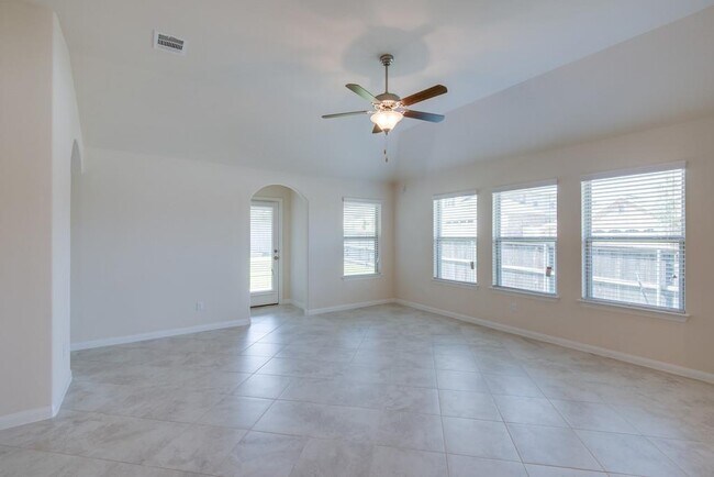 Building Photo - 501 Blue Agave Ln