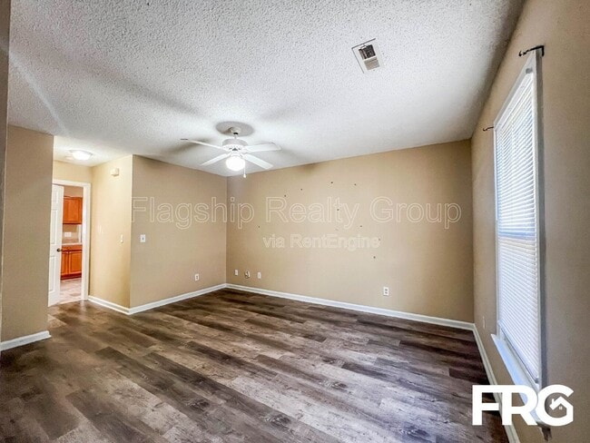 Building Photo - 206 Lindbeth Dr