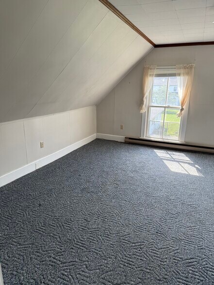 Building Photo - 13 Dingley Ct
