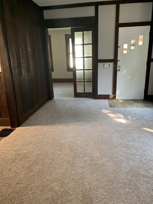 Building Photo - 89 Warner St