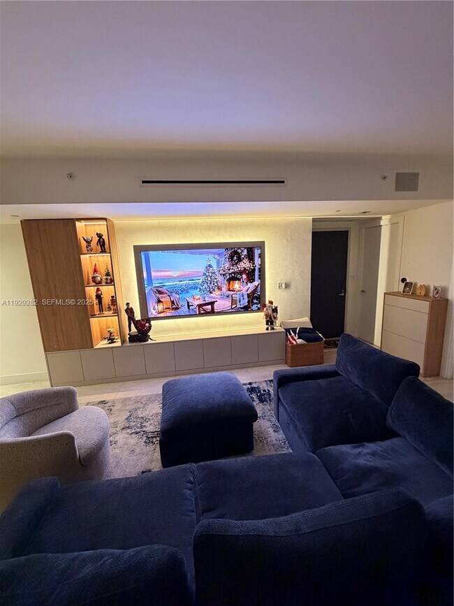 Building Photo - 1451 Brickell Ave