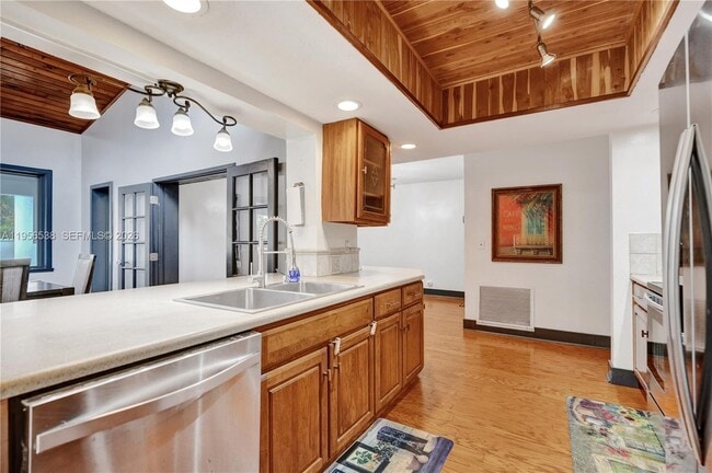 Building Photo - 5380 SW 8th Ct