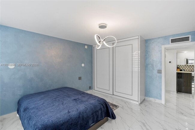 Building Photo - 2030 S Ocean Dr
