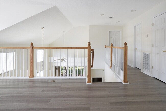 Building Photo - Pinellas Park, Gated Townhome Community 3/...