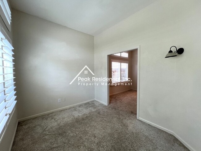 Building Photo - 8817 Barn Owl Ct