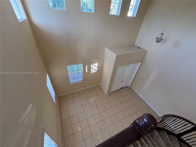 Building Photo - 9140 SW 153rd Ave