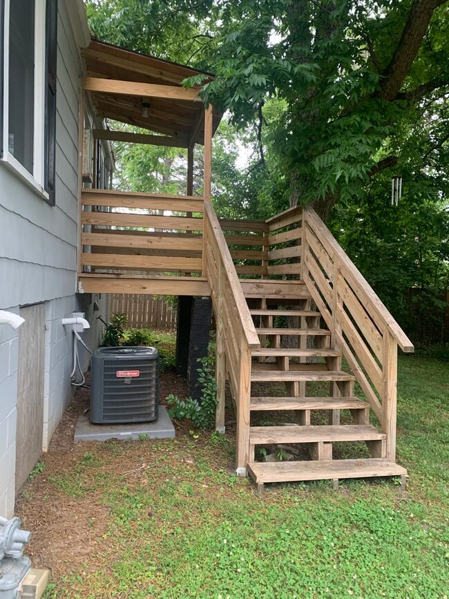 Building Photo - 2 Bedroom near Catawba College & Salisbury...