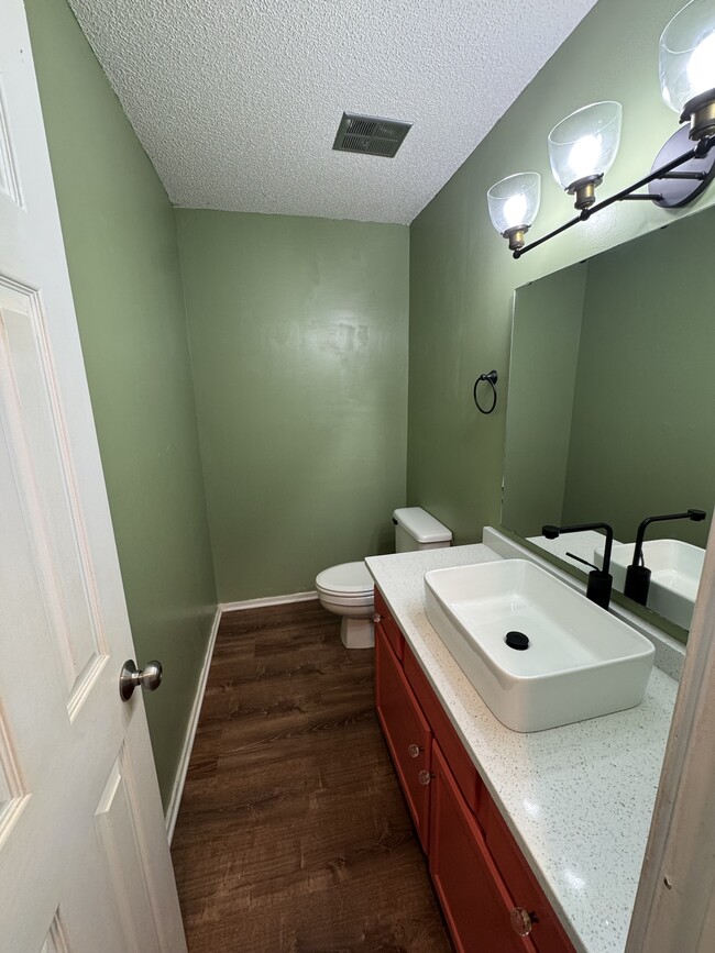 Building Photo - 1711 Orange Grove Shores Dr